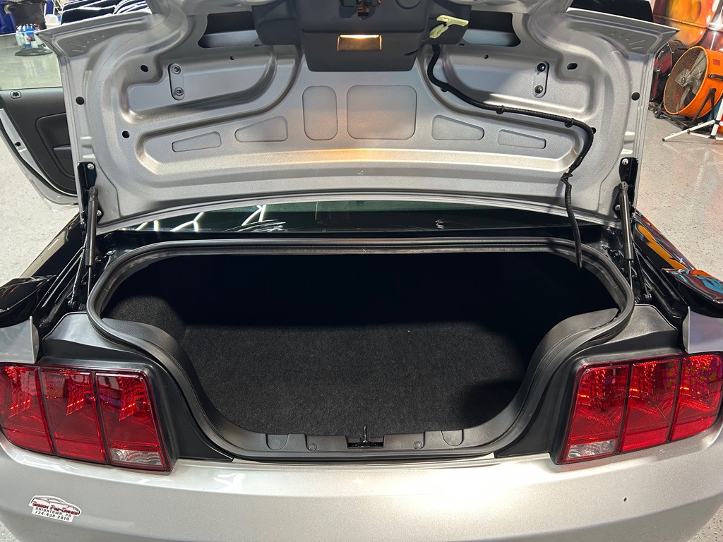 2009 Ford Mustang Image 12