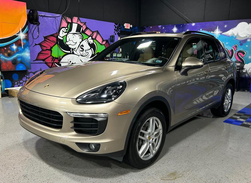 2016 Porsche Cayenne Image 1