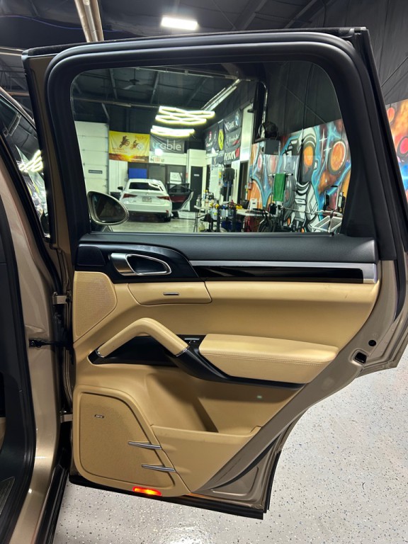 2016 Porsche Cayenne Image 13