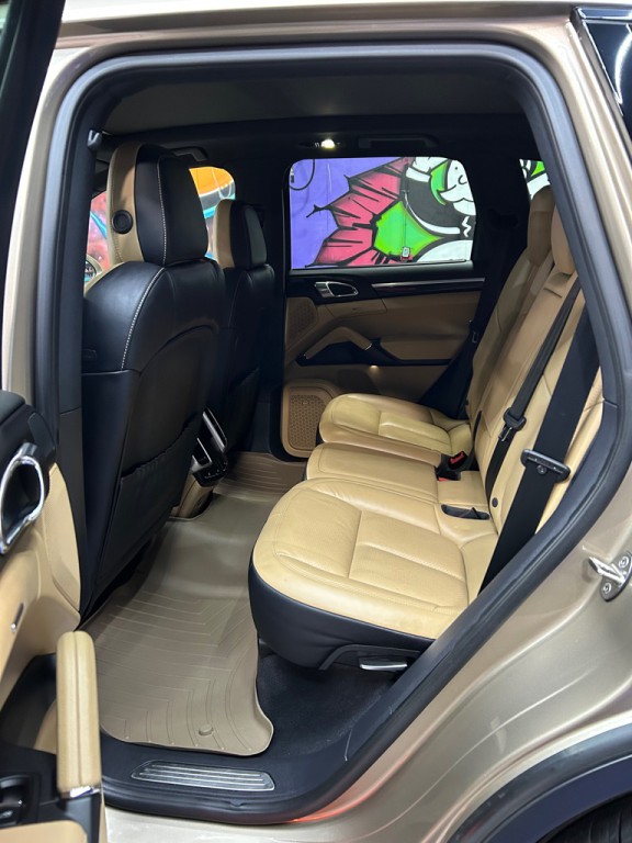 2016 Porsche Cayenne Image 14