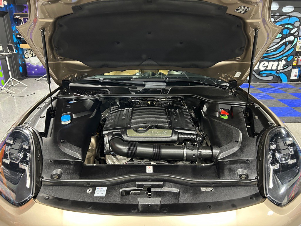 2016 Porsche Cayenne Image 18