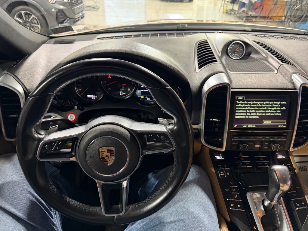 2016 Porsche Cayenne Image 20