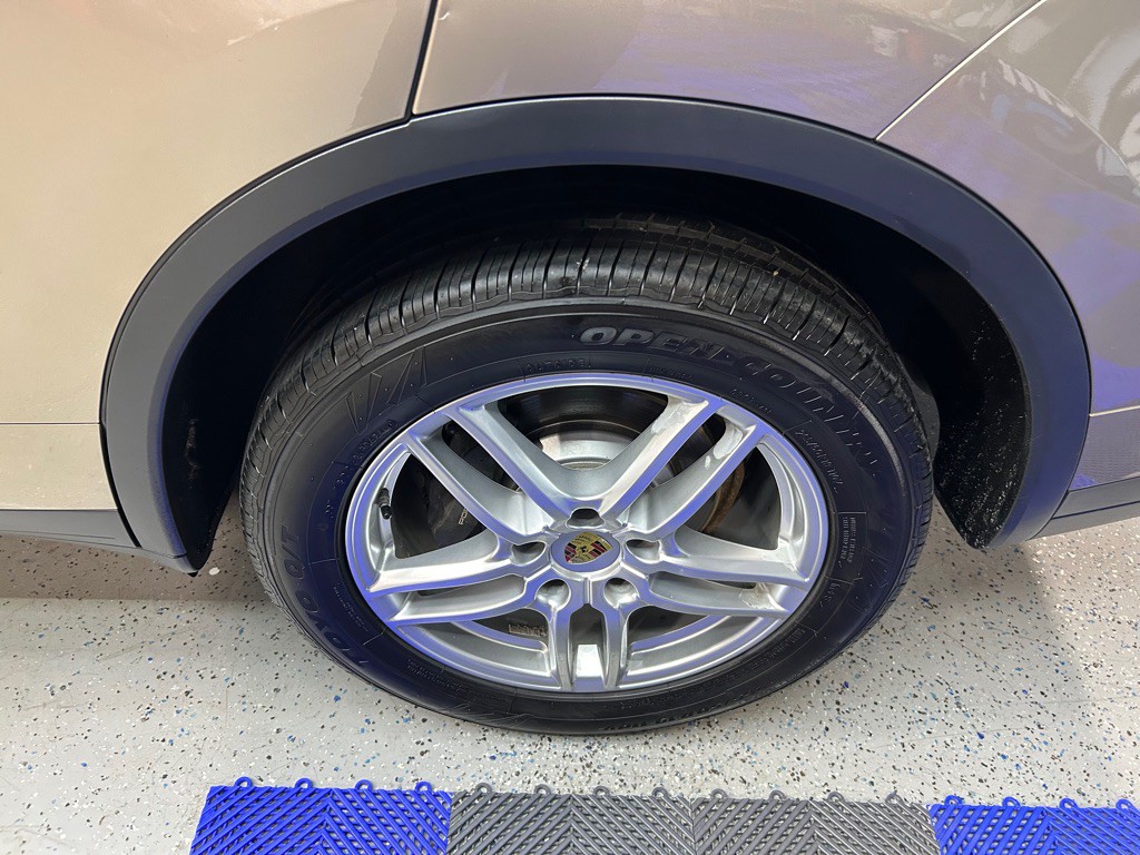 2016 Porsche Cayenne Image 22