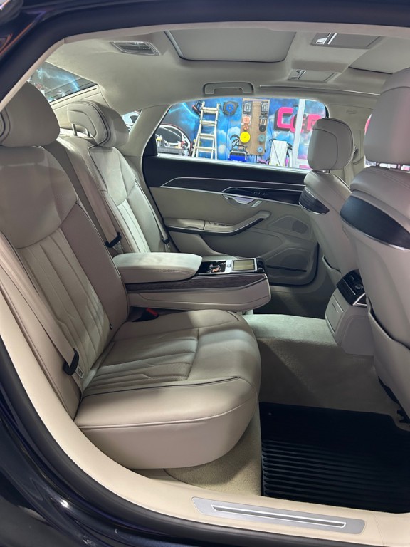 2021 Audi A8 Image 16