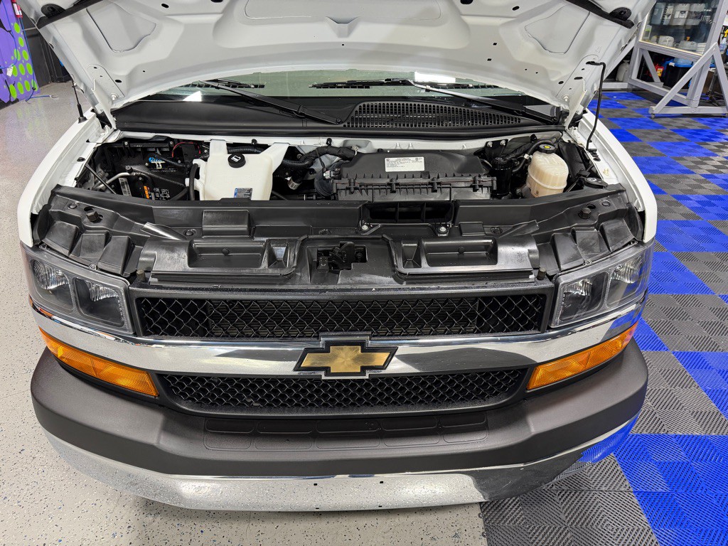 2024 Chevrolet Express Image 9