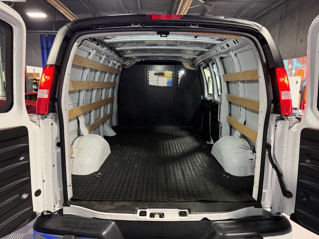 2024 Chevrolet Express Image 17