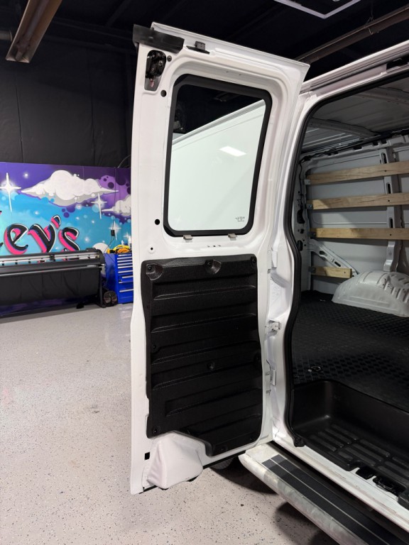 2024 Chevrolet Express Image 18