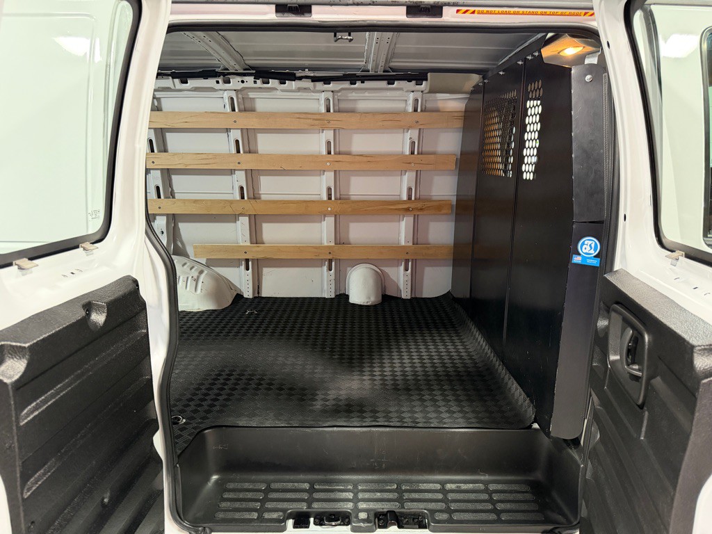 2024 Chevrolet Express Image 20