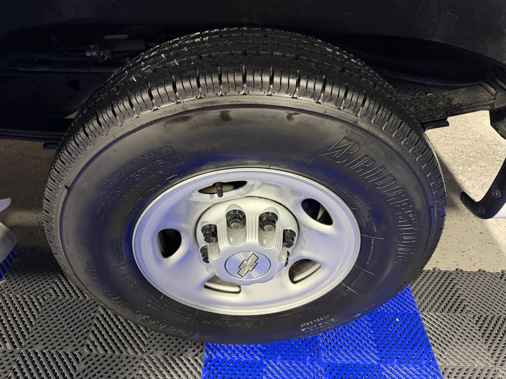 2024 Chevrolet Express Image 23