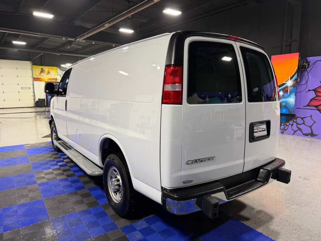 2024 Chevrolet Express Image 4
