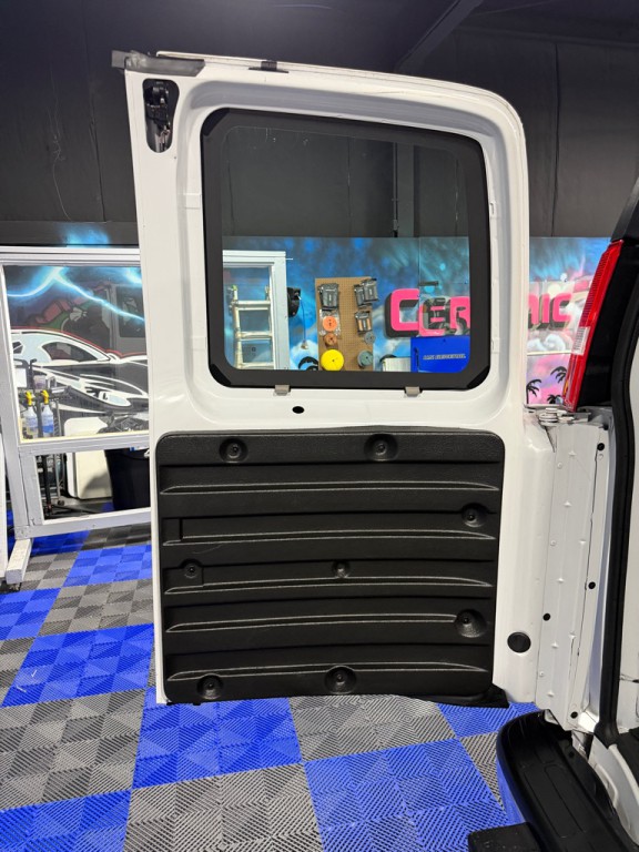 2024 Chevrolet Express Image 15