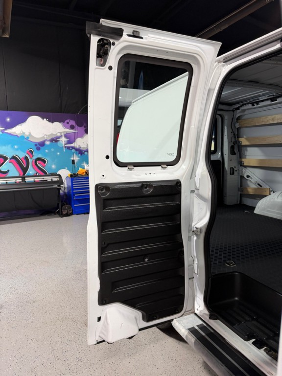 2024 Chevrolet Express Image 18