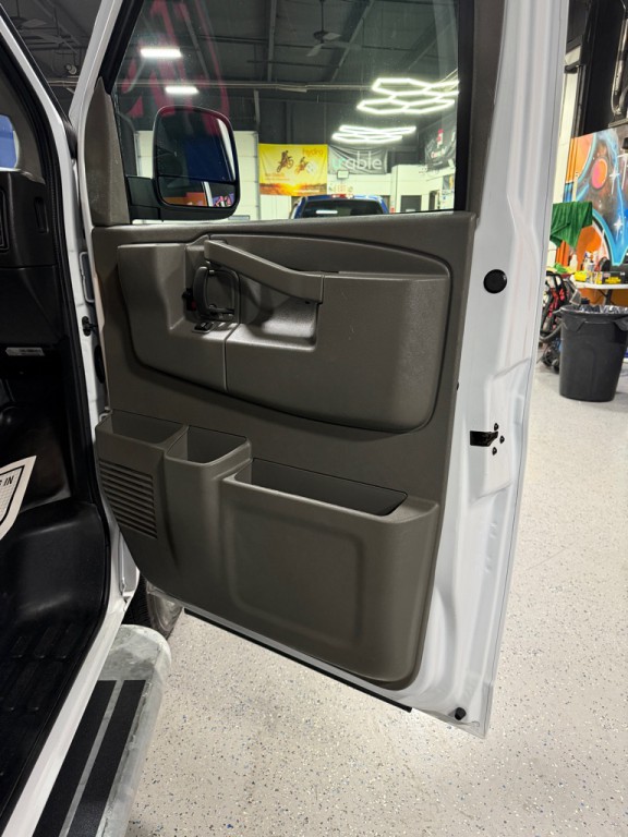 2024 Chevrolet Express Image 22