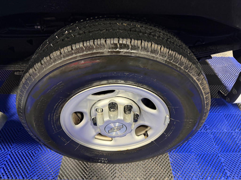 2024 Chevrolet Express Image 23