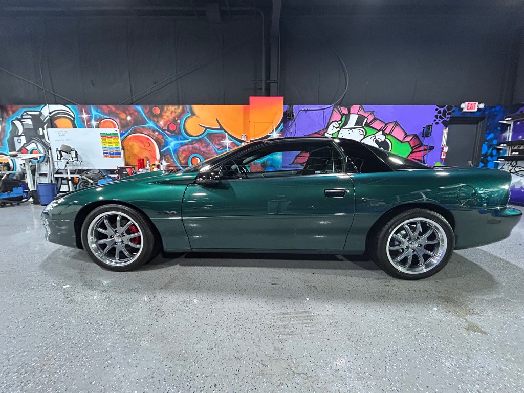 1994 Chevrolet Camaro Image 2