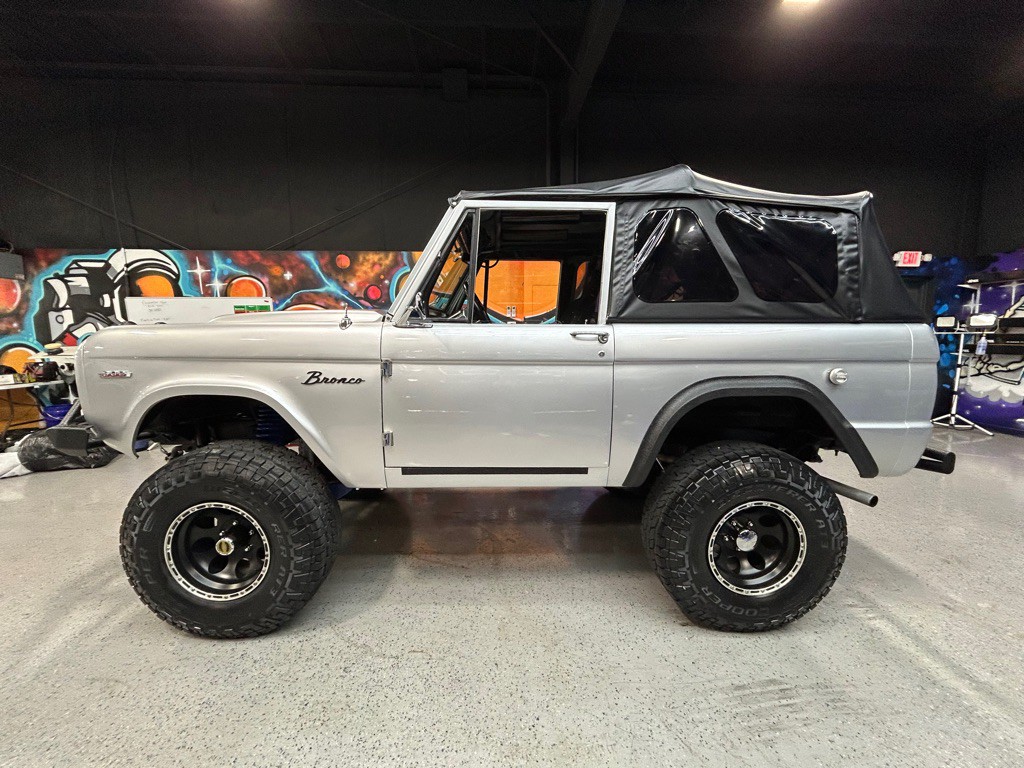 1971 Ford Bronco Image 3