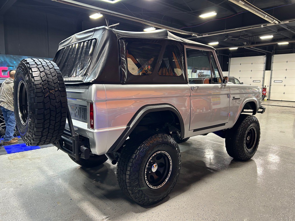 1971 Ford Bronco Image 6
