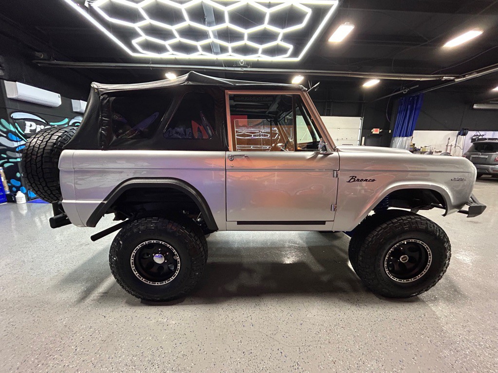 1971 Ford Bronco Image 7