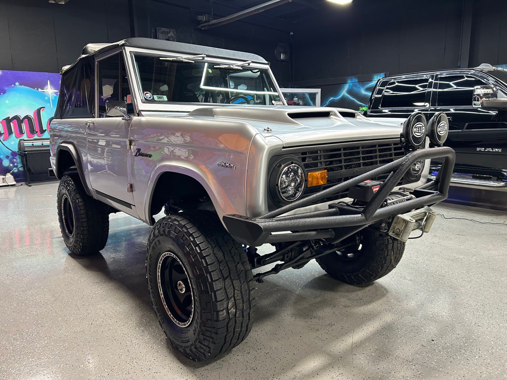 1971 Ford Bronco Image 8