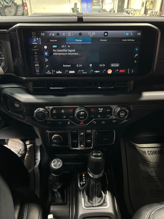 2024 Jeep Wrangler Image 25