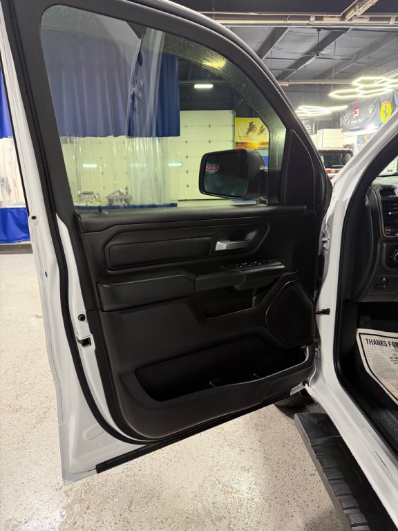 2025 RAM 1500 Image 15