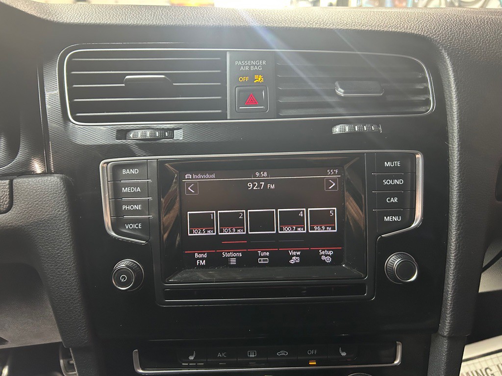 2015 Volkswagen GTI Image 11