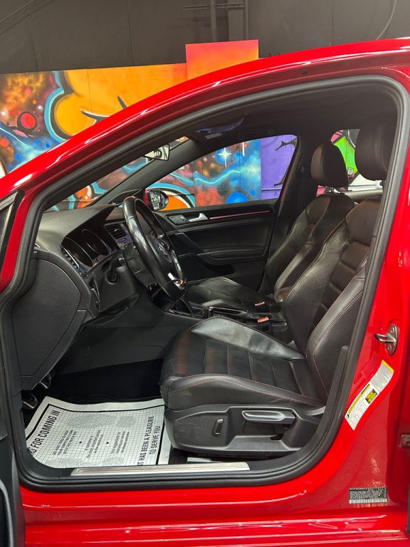 2015 Volkswagen GTI Image 12