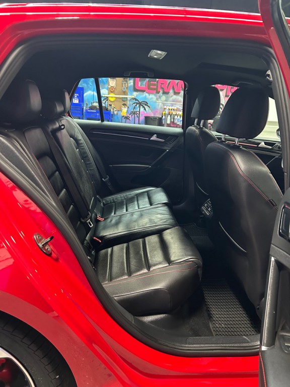 2015 Volkswagen GTI Image 16