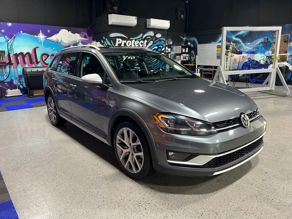 2018 Volkswagen Golf Image 3