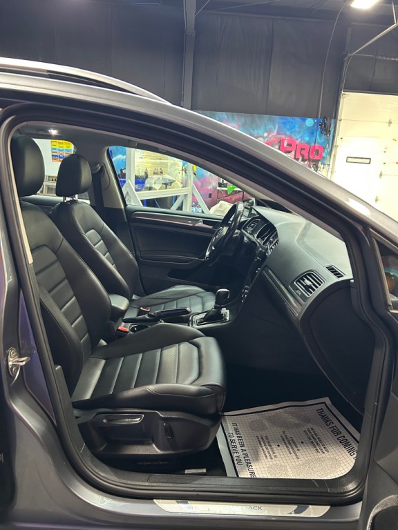2018 Volkswagen Golf Image 9
