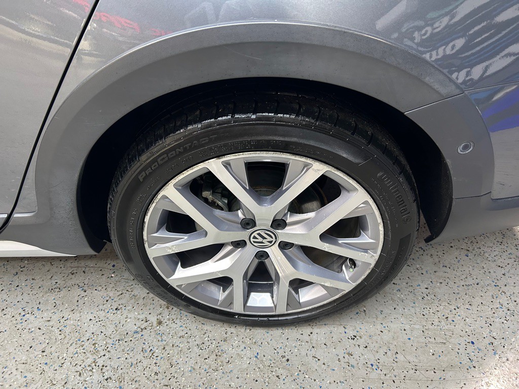 2018 Volkswagen Golf Image 16