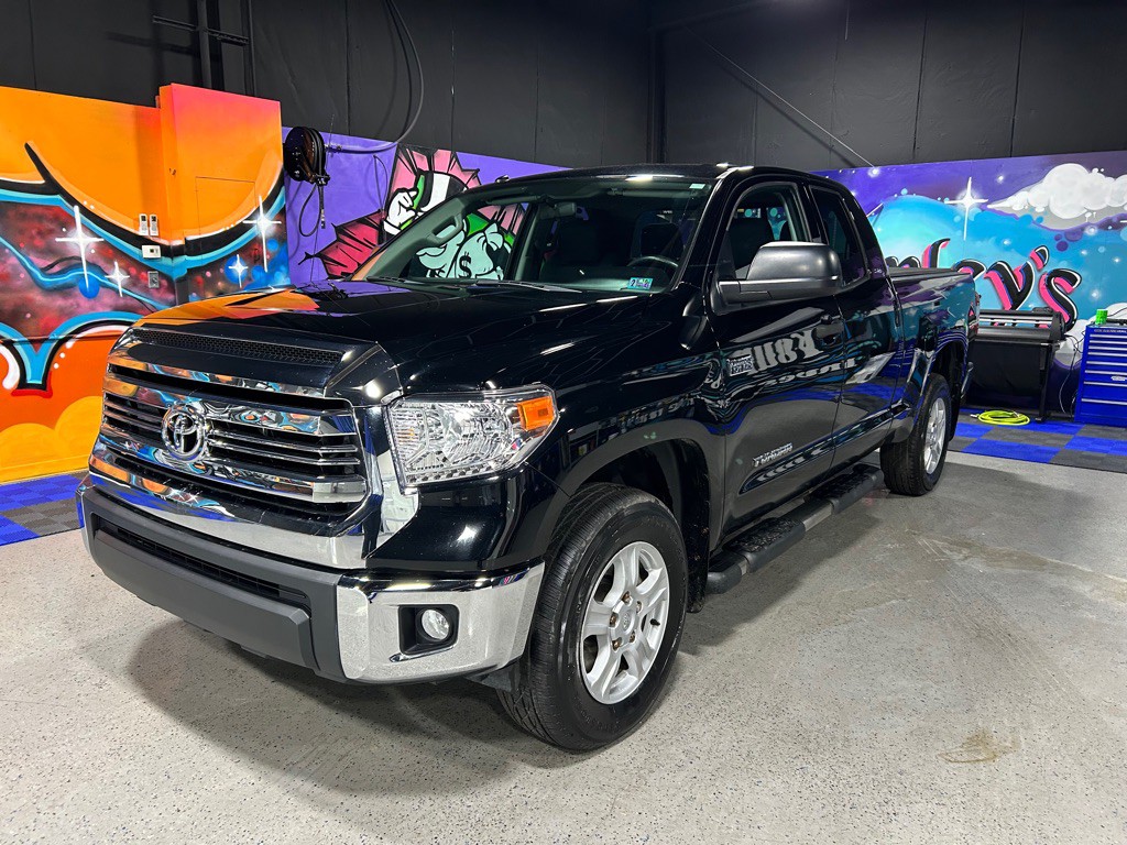 2017 Toyota Tundra Image 1