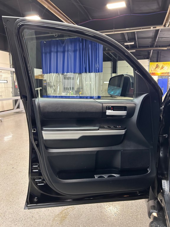 2017 Toyota Tundra Image 10