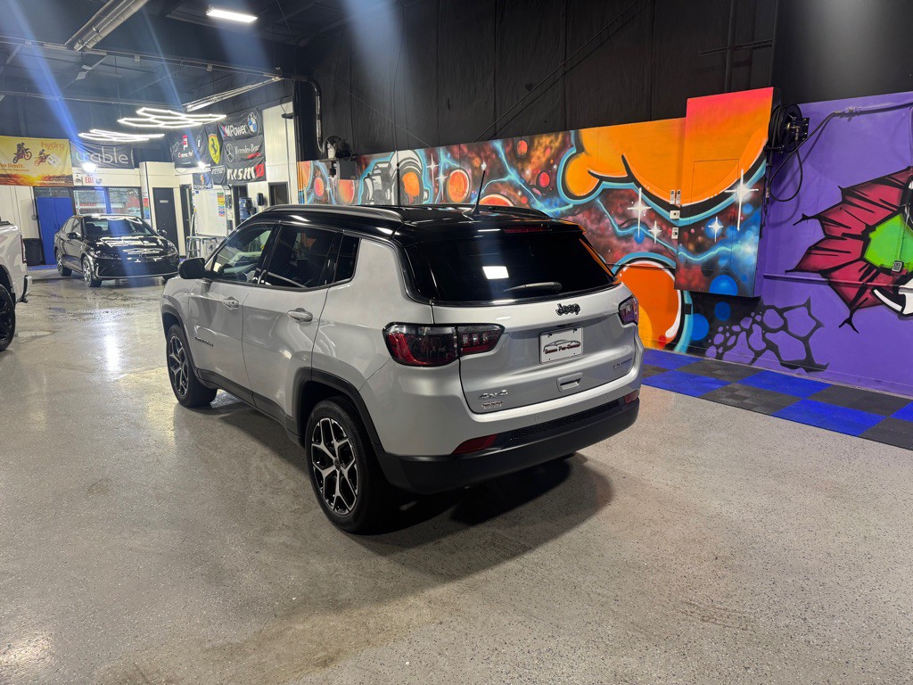 2025 Jeep Compass Image 3