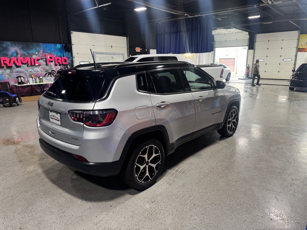 2025 Jeep Compass Image 4