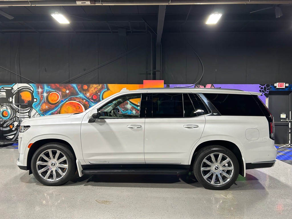 2022 Cadillac Escalade Image 2