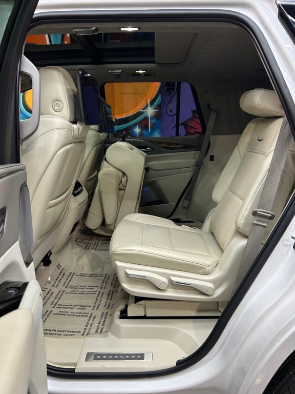 2022 Cadillac Escalade Image 16