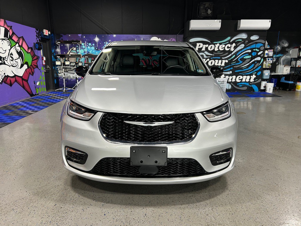 2024 Chrysler Pacifica Image 8