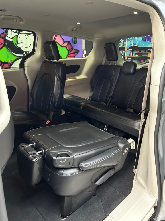 2024 Chrysler Pacifica Image 20