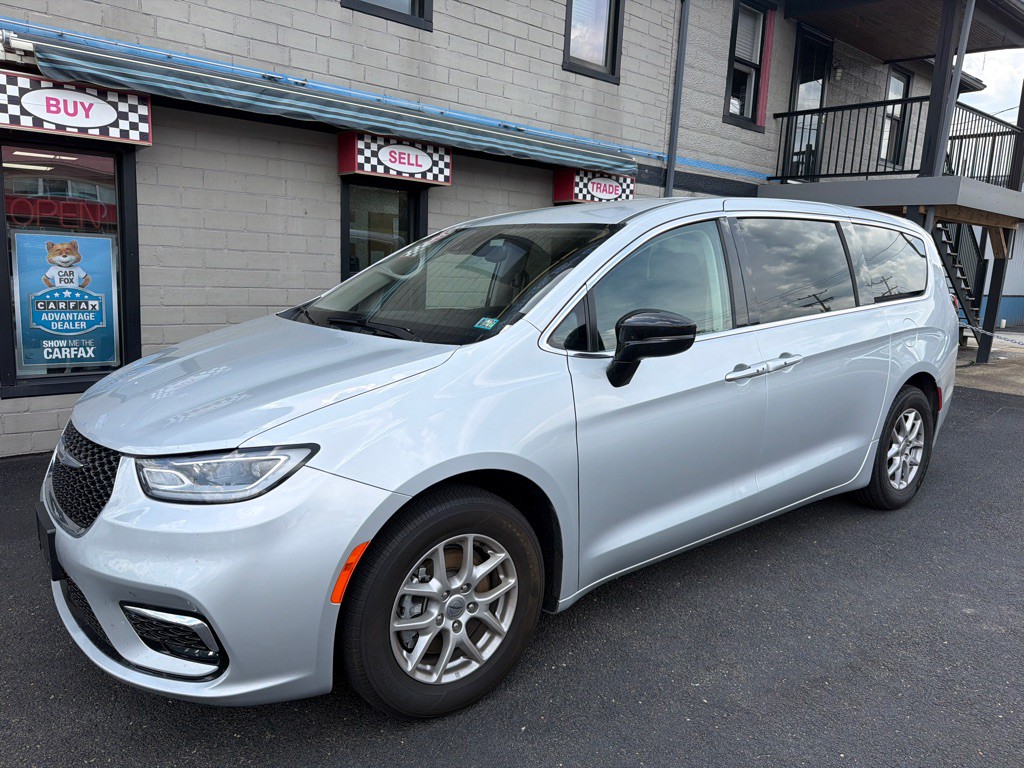 2024 Chrysler Pacifica Image 24