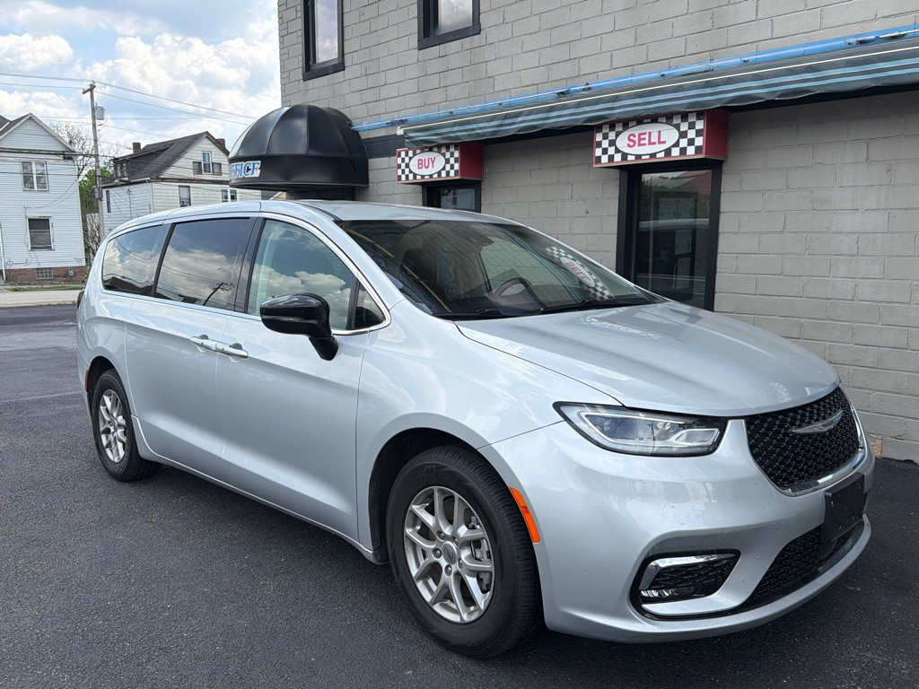 2024 Chrysler Pacifica Image 30