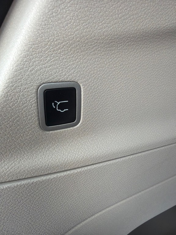 2024 Chrysler Pacifica Image 40
