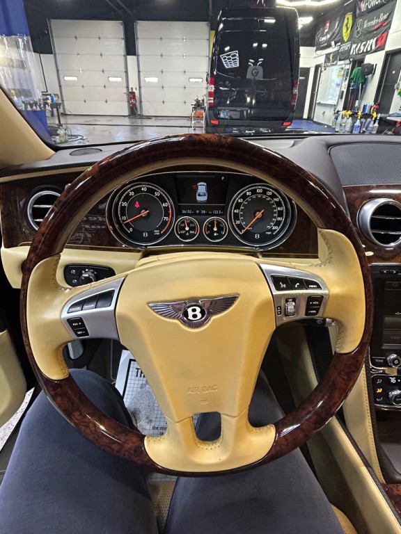 2014 Bentley Flying Spur Image 21