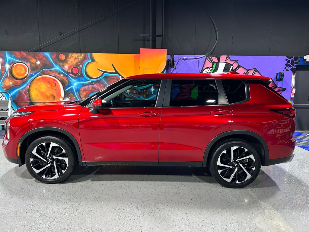 2023 Mitsubishi Outlander Image 11