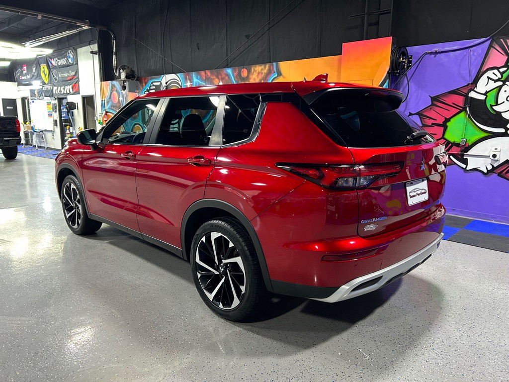 2023 Mitsubishi Outlander Image 12