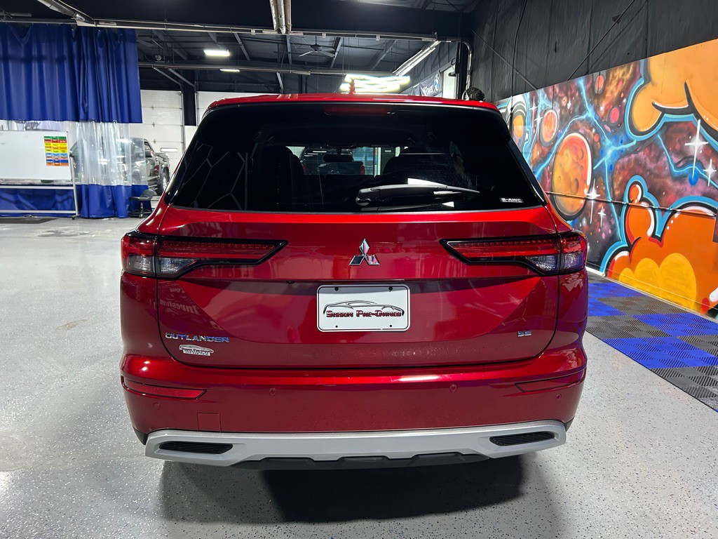 2023 Mitsubishi Outlander Image 13