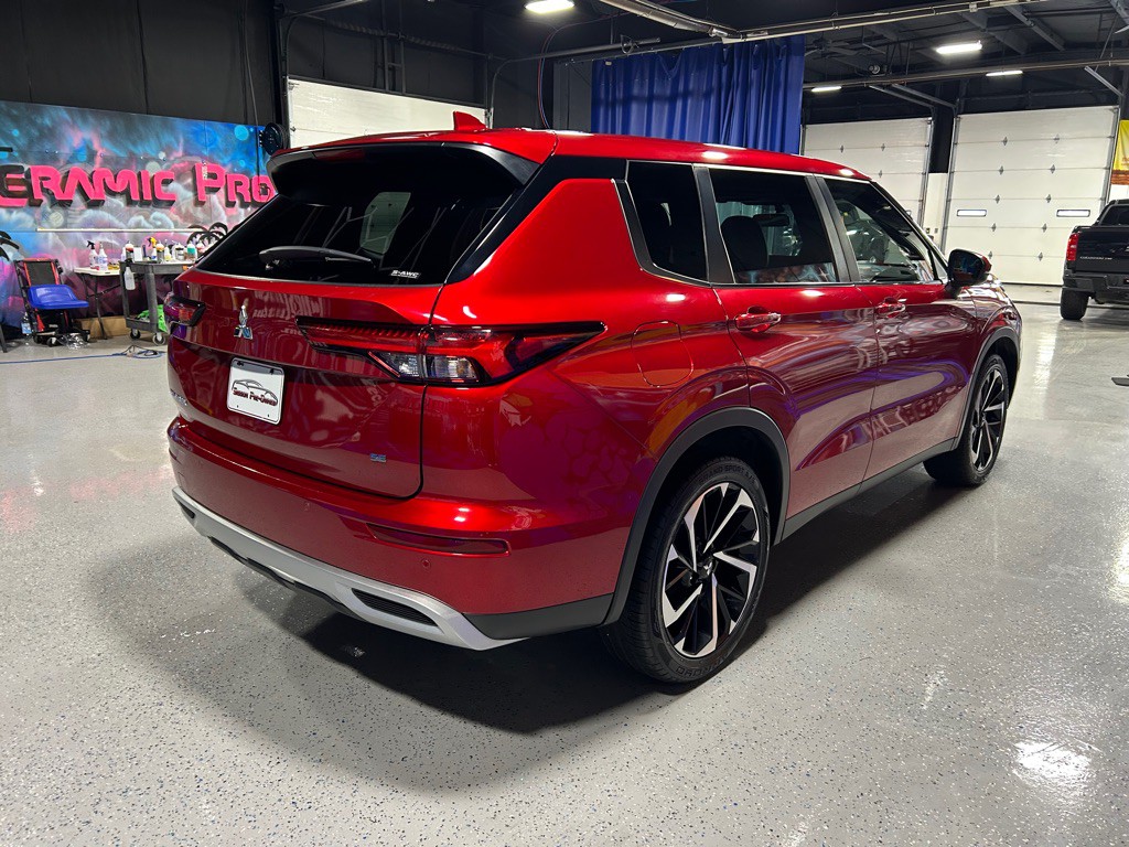 2023 Mitsubishi Outlander Image 14