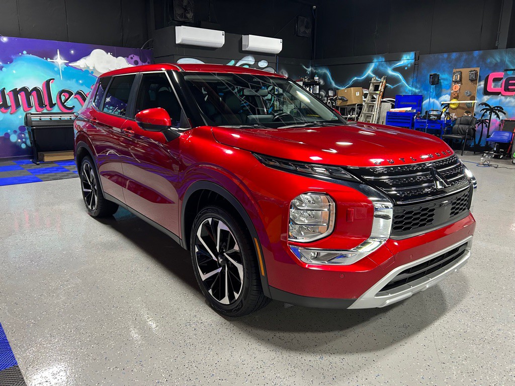 2023 Mitsubishi Outlander Image 16