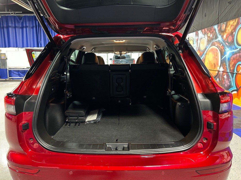 2023 Mitsubishi Outlander Image 19