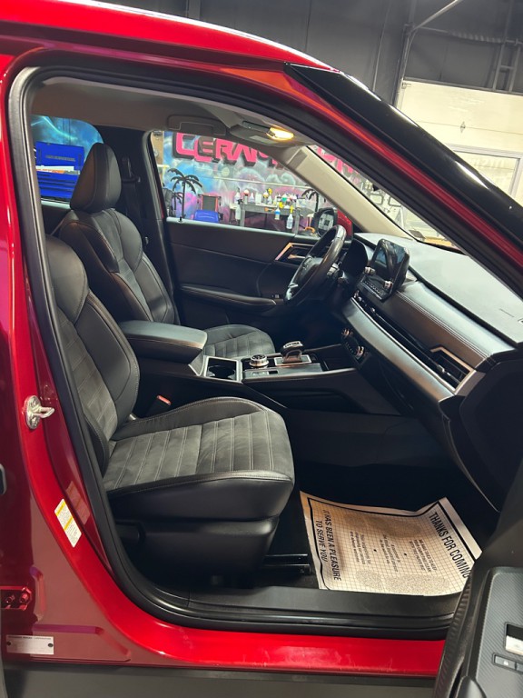 2023 Mitsubishi Outlander Image 27